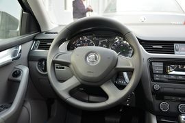 2015款斯柯达明锐1.6L自动逸致版