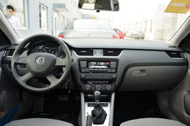 2015款斯柯达明锐1.6L自动逸致版