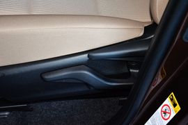 2015款丰田RAV4