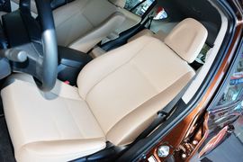 2015款丰田RAV4