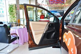 2015款丰田RAV4