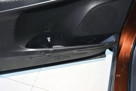 2015款丰田RAV4