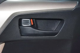 2015款丰田RAV4