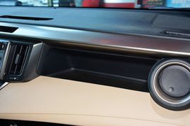 2015款丰田RAV4