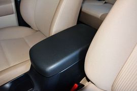2015款丰田RAV4