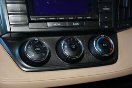 2015款丰田RAV4