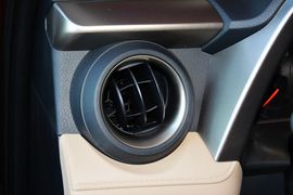 2015款丰田RAV4