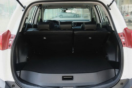 2015款丰田RAV4