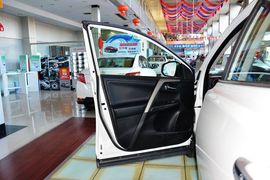 2015款丰田RAV4