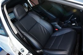 2015款丰田RAV4