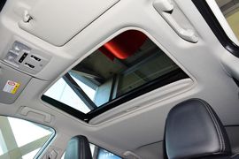2015款丰田RAV4
