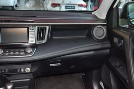 2015款丰田RAV4