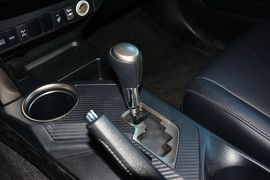 2015款丰田RAV4