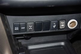 2015款丰田RAV4
