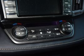 2015款丰田RAV4