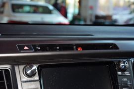 2015款丰田RAV4