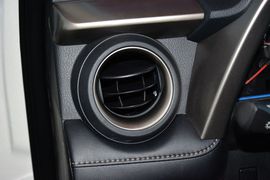 2015款丰田RAV4