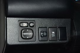 2015款丰田RAV4