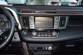 2015款丰田RAV4