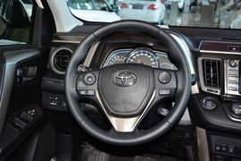 2015款丰田RAV4