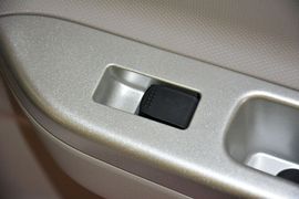 2012款长安悦翔V3
