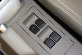 2012款长安悦翔V3