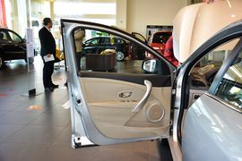 2015款雷诺风朗2.0L时尚版