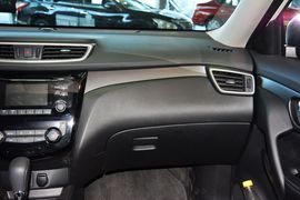 2014款日产奇骏2.0L