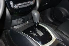 2014款日产奇骏2.0L