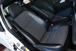 2015款丰田威驰1.5L自动智享星光版
