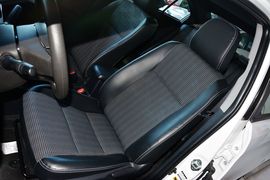2015款丰田威驰1.5L自动智享星光版