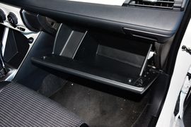 2015款丰田威驰1.5L自动智享星光版