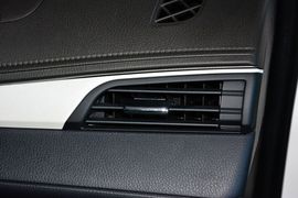 2015款丰田威驰1.5L自动智享星光版