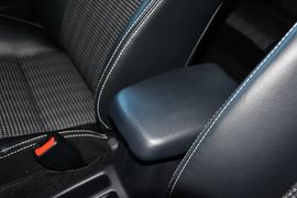 2015款丰田威驰1.5L自动智享星光版
