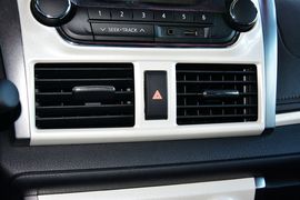 2015款丰田威驰1.5L自动智享星光版