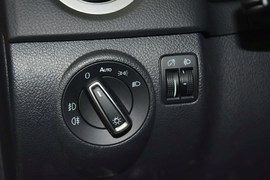 2015款大众途观1.8TSI手自一体四驱舒适版