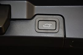 2015款路虎揽胜极光2.0T