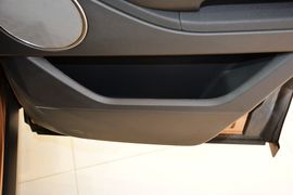 2015款路虎揽胜极光2.0T