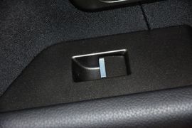 2015款路虎揽胜极光2.0T