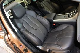 2015款路虎揽胜极光2.0T