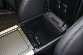 2015款路虎揽胜极光2.0T