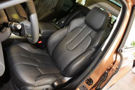 2015款路虎揽胜极光2.0T