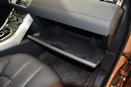 2015款路虎揽胜极光2.0T