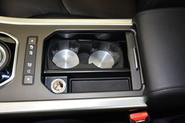 2015款路虎揽胜极光2.0T