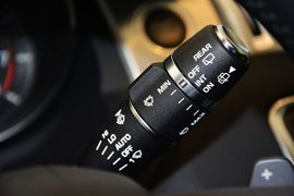 2015款路虎揽胜极光2.0T