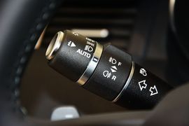 2015款路虎揽胜极光2.0T