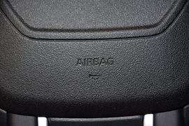 2015款路虎揽胜极光2.0T