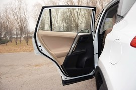 2015款丰田RAV4