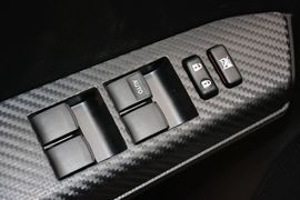 2015款丰田RAV4