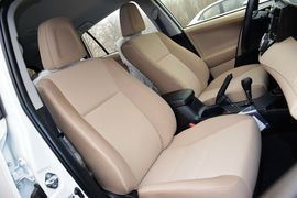 2015款丰田RAV4